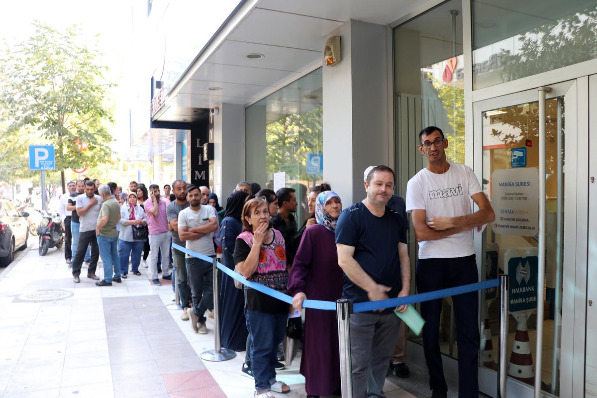 Ege illerinde sosyal konut projesi başvuruları s&uuml;r&uuml;yor