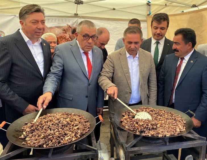 Kırşehir'de Ahilik Haftası'nda yöresel lezzetler ve el emeği ürünler sergilendi G4