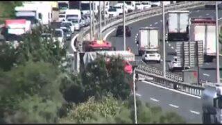 Son Dakika: TEM'de feci kaza! Bölgede trafik durdu