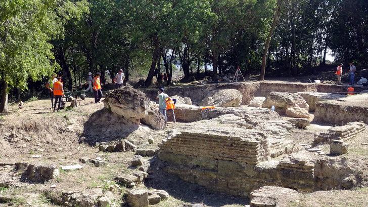 Bathonea Antik Liman Kenti kazılarında heyecanlandıran keşif! Bir benzeri 1960'lı yıllarda bulunmuştu