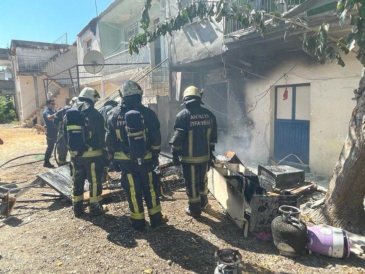 Antalya'da müstakil evde çıkan yangın hasara yol açtı G1
