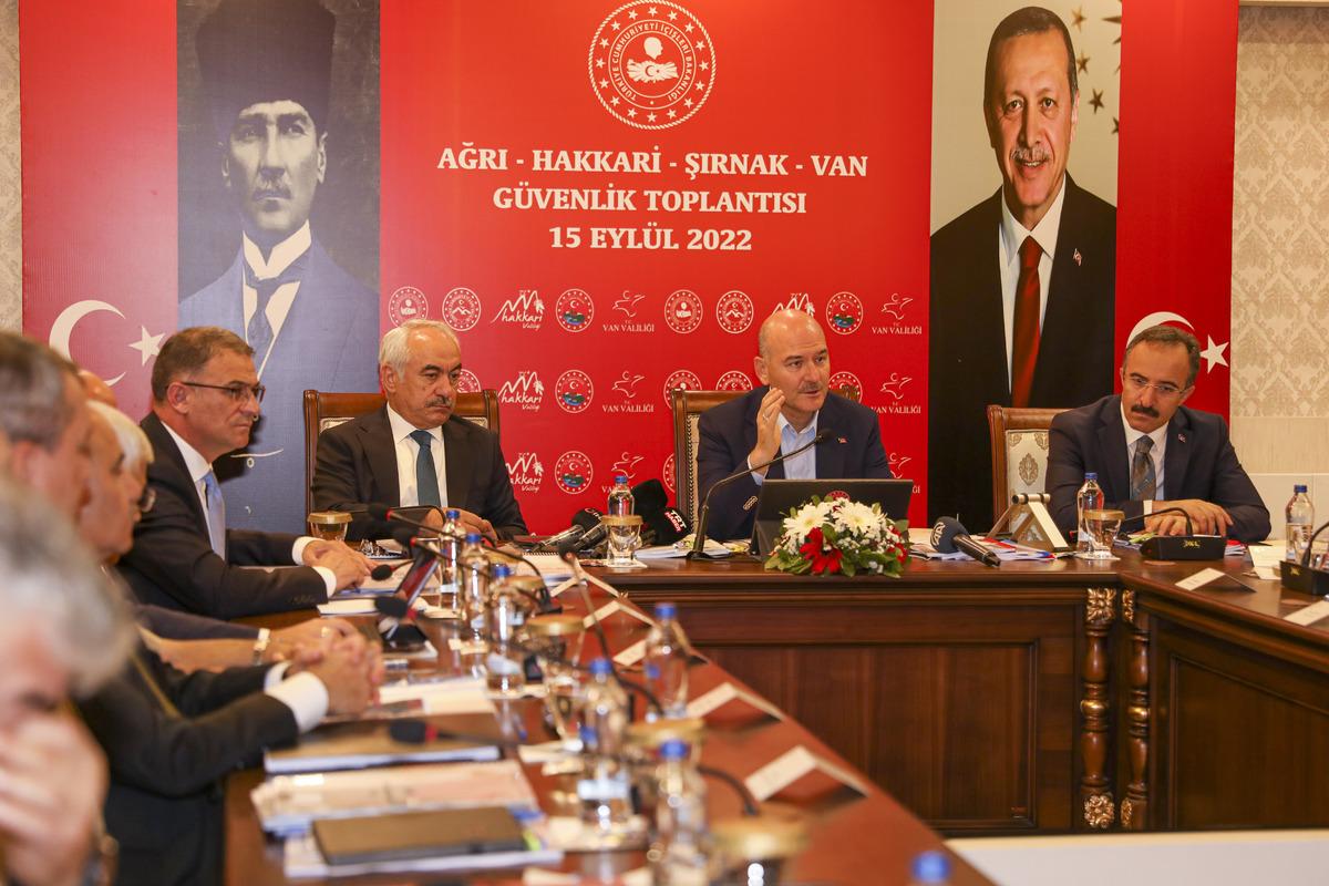 İ&ccedil;işleri Bakanı Soylu, Van'da G&uuml;venlik Toplantısı'na katıldı: