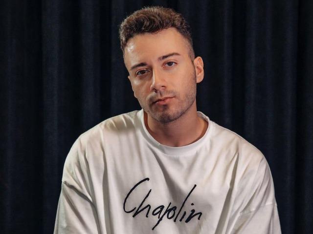 Yakalama kararı &ccedil;ıkartılmıştı! Fenomen Enes Batur g&ouml;zaltında