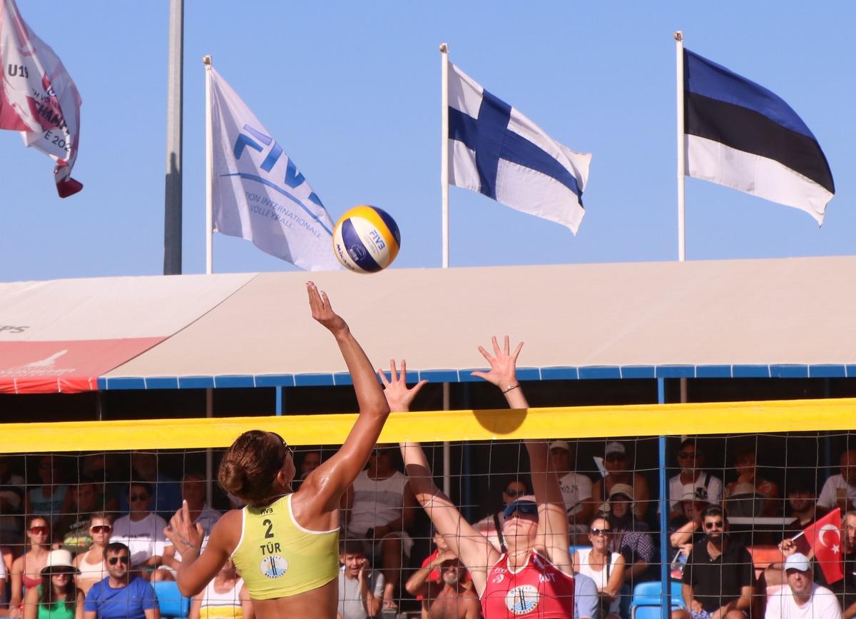 19 Yaş Altı D&uuml;nya Plaj Voleybolu Şampiyonası grup ma&ccedil;larıyla devam ediyor