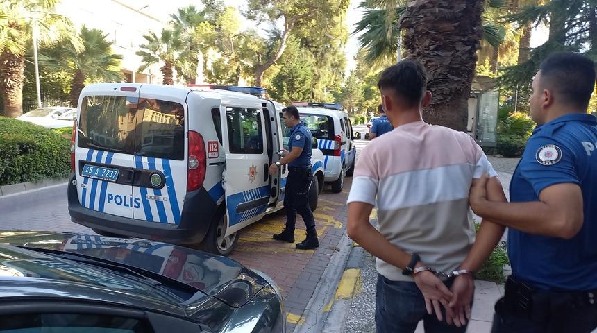 Manisa'da kovalamaca sonrası uyuşturucuyla yakalanan zanlı gözaltına alındı