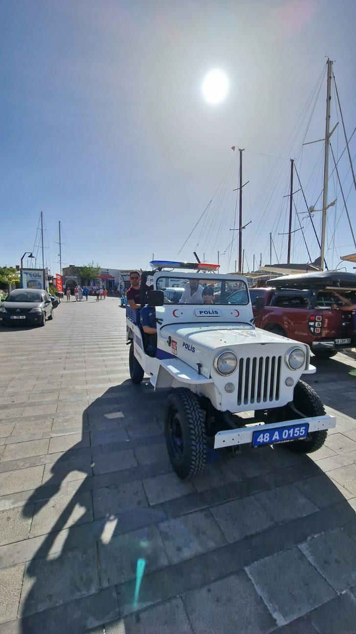 1954 model araç, yenilenerek Bodrum'da turizm polisinin hizmetine verildi G1