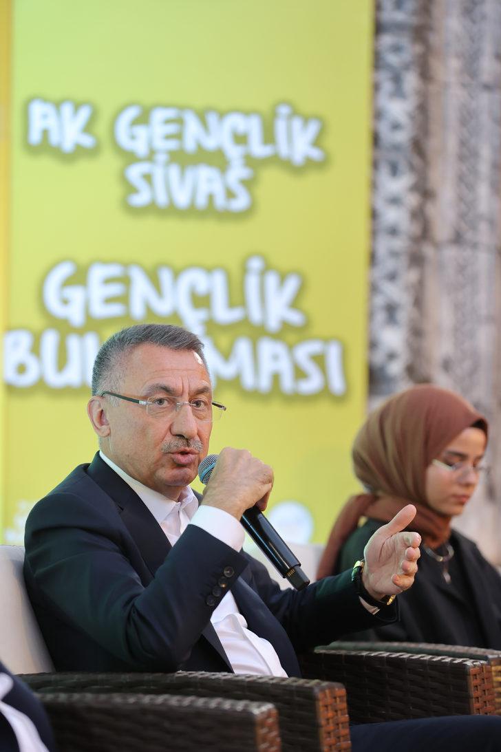 Cumhurbaşkanı Yardımcısı Oktay, Sivas'ta gençlerle buluştu: G3