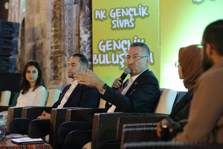 Cumhurbaşkanı Yardımcısı Oktay, Sivas'ta gençlerle buluştu: G5