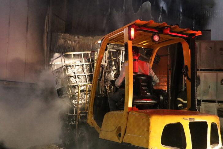 Kocaeli'de madeni yağ fabrikasında çıkan yangın söndürüldü G3