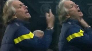 Son dakika: Rennes - Fenerbahçe maçında Jorge Jesus'u çıldırtan olay! Tribüne döndüğü anda zor tuttular...