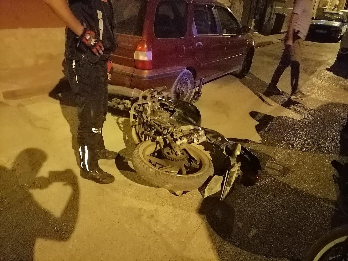 Bursa'da &ccedil;aldığı motosiklet ile ka&ccedil;maya &ccedil;alışan ş&uuml;pheli kovalamacanın ardından yakalandı