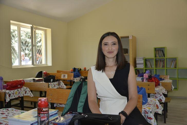 Manisalı öğretmenin çağrısıyla yenilenen okul açıldı G2