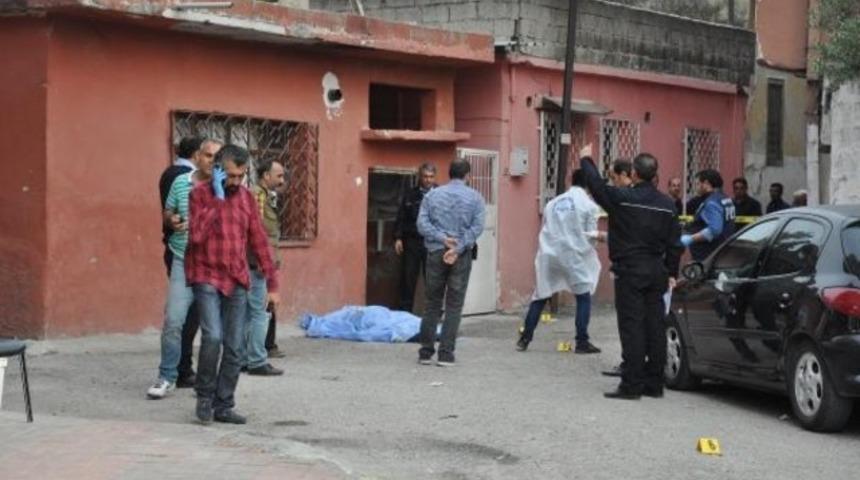 Eski sevgilisini vurup intihar etti