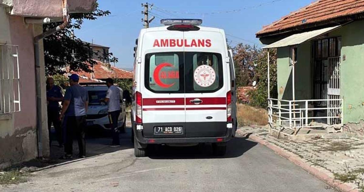Birlikte yaşadığı kadının &uuml;zerine kızgın yağ d&ouml;kt&uuml;ğ&uuml; &ouml;ne s&uuml;r&uuml;len zanlı yakalandı