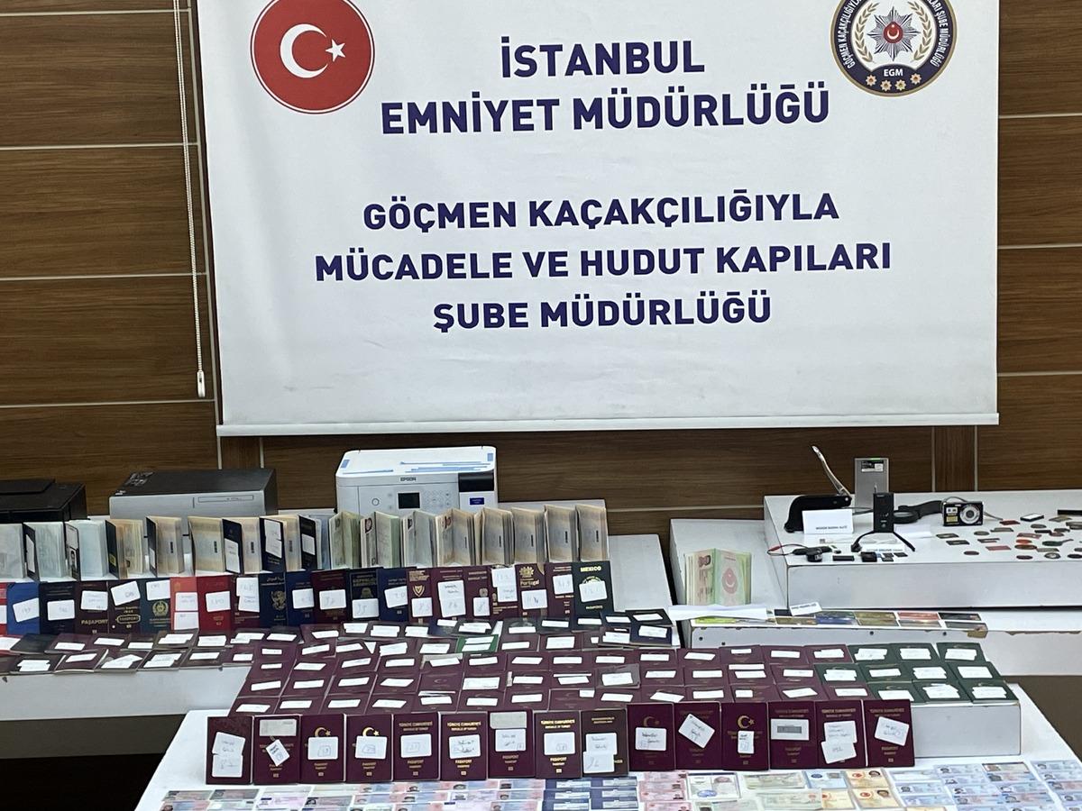 İstanbul'da casusluk, sahtecilik ve g&ouml;&ccedil;men ka&ccedil;ak&ccedil;ılığı operasyonunda 4 zanlı tutuklandı