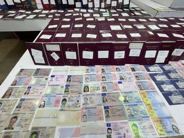 İstanbul'da casusluk, sahtecilik ve göçmen kaçakçılığı operasyonunda 4 zanlı tutuklandı G3