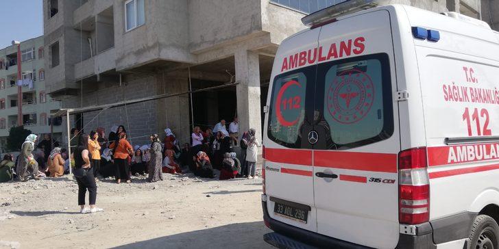 Mersin'de üzerine kalas parçaları düşen işçi hayatını kaybetti G3