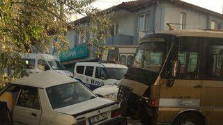 Karabük'te dolmuş ile otomobilin çarpıştığı kazada 2 kişi yaralandı