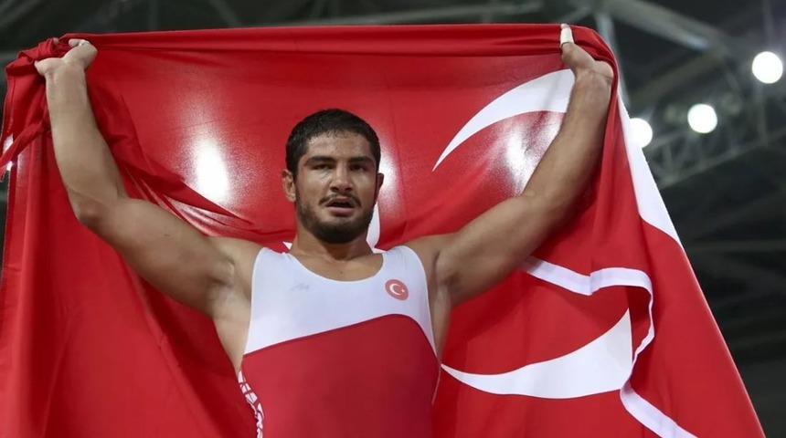 Taha Akgül kimdir, nereli, kaç yaşında? Dünya Güreş Şampiyonası finalinde yarışacak olan Taha Akgül'ün hayatı  biyografisi!