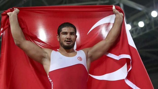 Taha Akgül kimdir, nereli, kaç yaşında? Dünya Güreş Şampiyonası finalinde yarışacak olan Taha Akgül'ün hayatı  biyografisi!