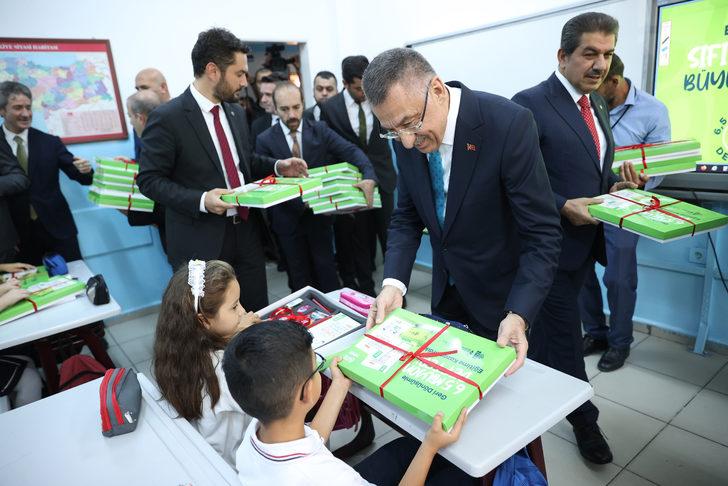 Cumhurbaşkanı Yardımcısı Oktay, Esenler'de defter dağıtım töreninde konuştu: G3