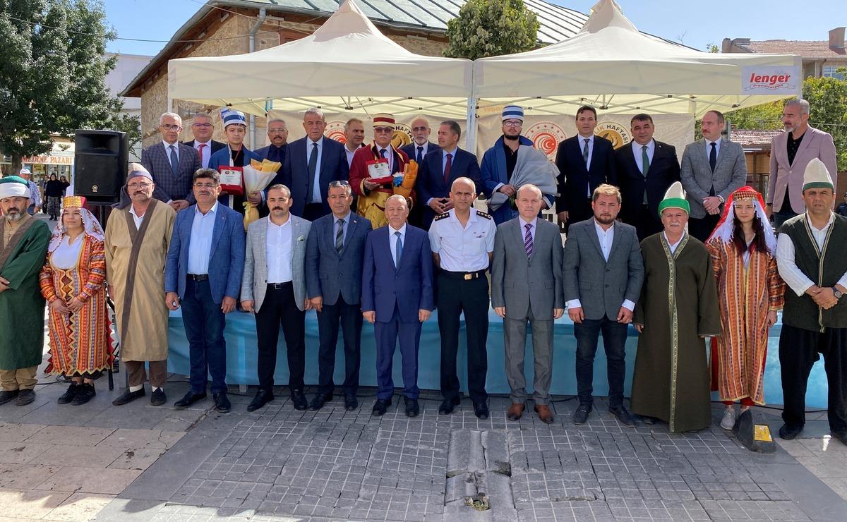 Kırşehir'de ilin Ahisi, kalfası ve &ccedil;ırağına "Ahi duası" ile &ouml;d&uuml;lleri verildi