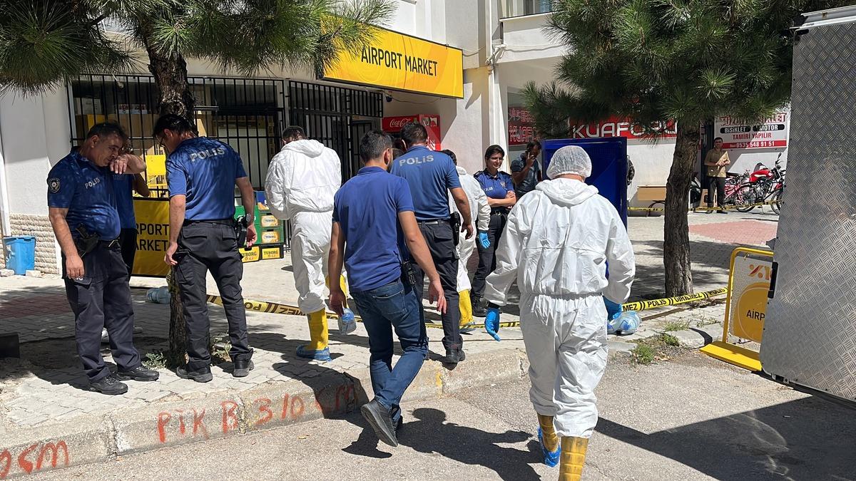 Isparta'da bir kişi marketin tuvaletinde &ouml;l&uuml; bulundu