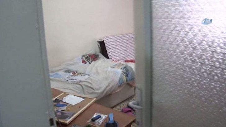 İzmir'de 16 yaşındaki genç kız yatağında bıçaklanarak kaçırıldı