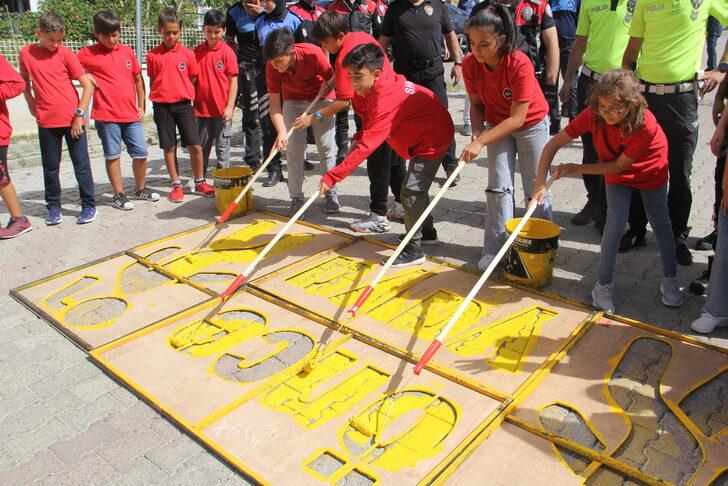 Sinop'ta okul önlerindeki yaya geçitlerinde işaretleme ve düzenleme G2