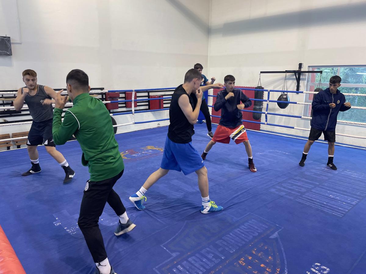 Yıldız Erkek Boks Milli Takımı'nın Kastamonu'daki kampı devam ediyor