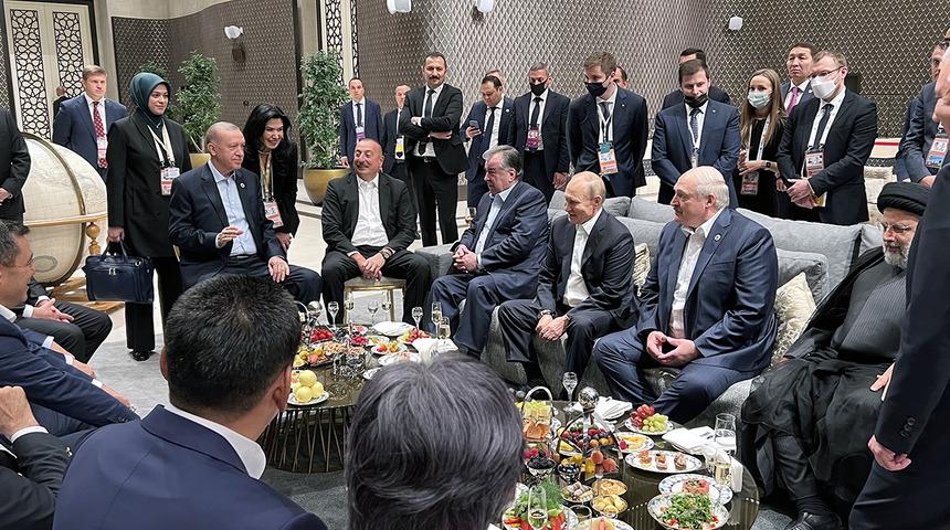 Cumhurbaşkanı Erdoğan'ın sosyal medyada gündem olan fotoğrafıyla ilgili dikkat çeken açıklama: Bütün dünyada...