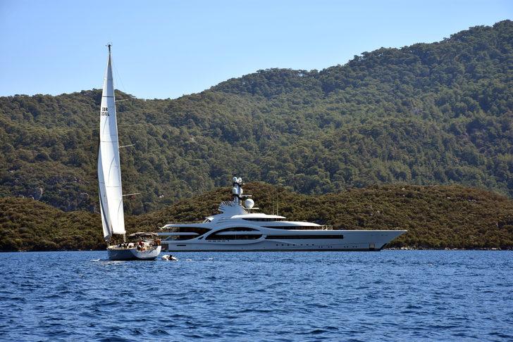 Marmaris Körfezi'nde mega yat trafiği sürüyor G1