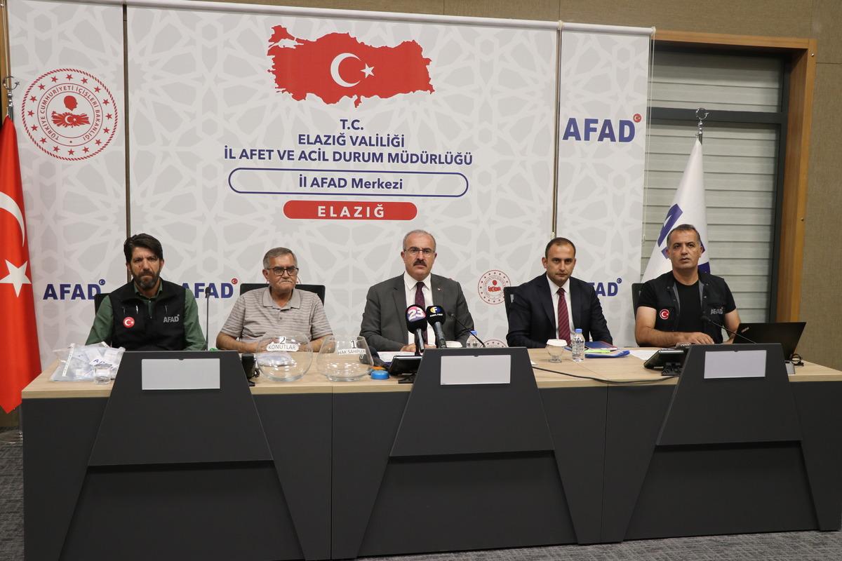 Elazığ'da depremden etkilenen 448 hak sahibi i&ccedil;in kura &ccedil;ekildi