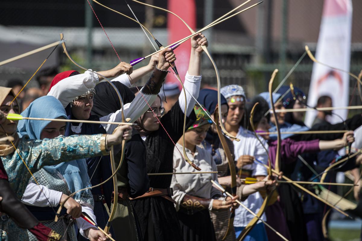 Gen&ccedil;lik Merkezleri Arası Geleneksel T&uuml;rk Ok&ccedil;uluğu Turnuvası, Ankara'da yapıldı