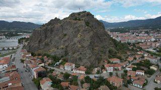 Çorum'da 7 bin yıllık Kandiber Kalesi'nin etrafı yeşil alana dönüştürülecek