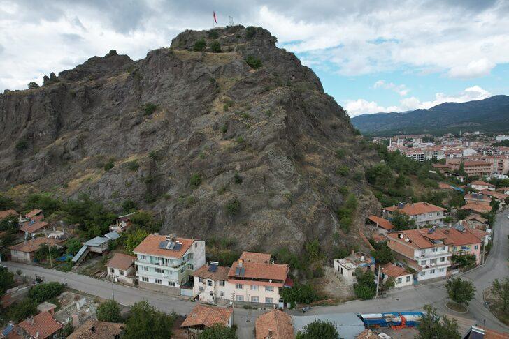 Çorum'da 7 bin yıllık Kandiber Kalesi'nin etrafı yeşil alana dönüştürülecek G3