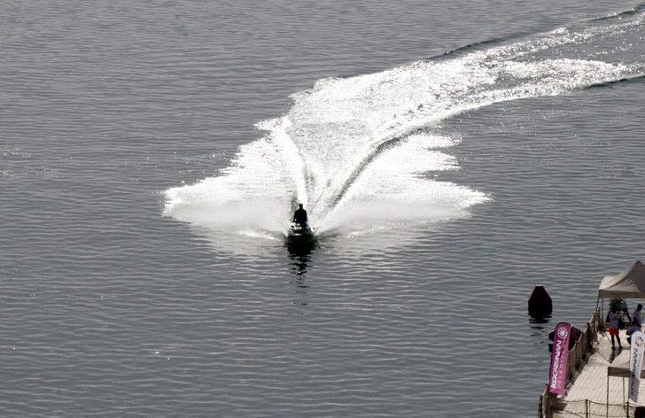 Türkiye Su Jeti ve Flyboard Şampiyonası Kayseri'de başladı G1