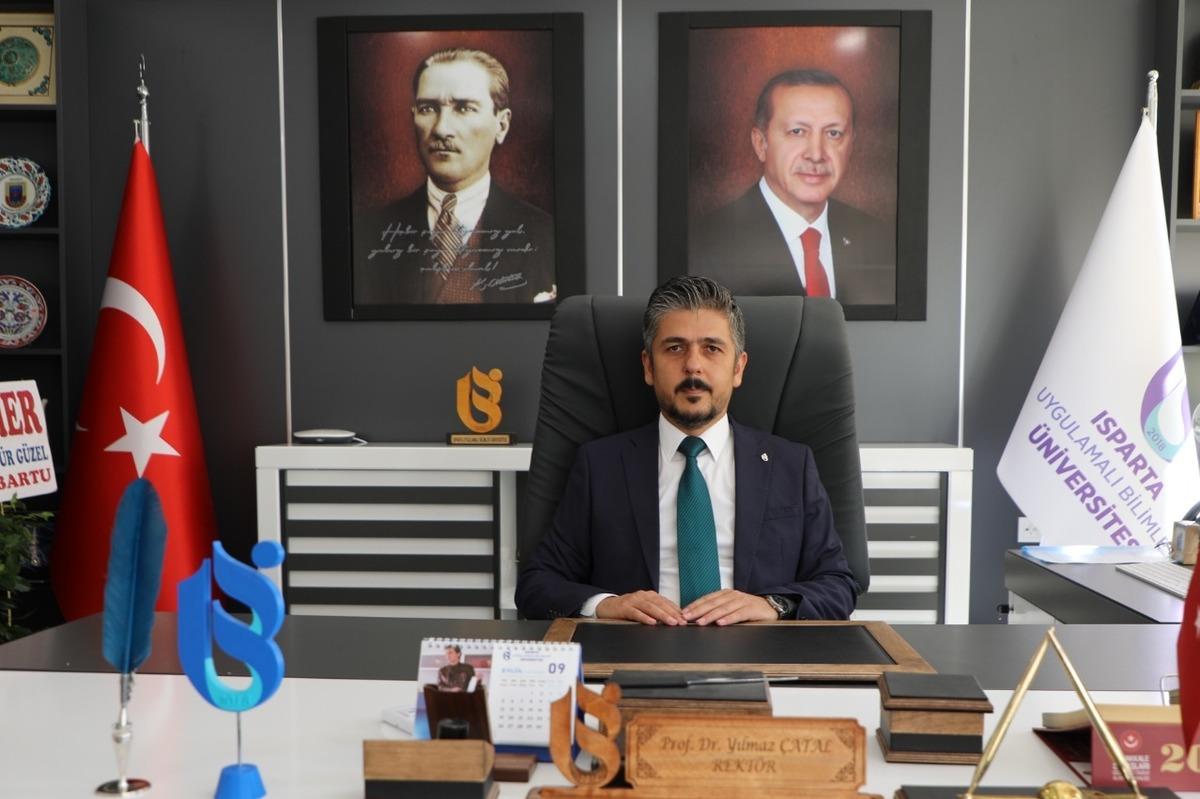 ISUB&Uuml; Rekt&ouml;rl&uuml;ğ&uuml;ne atanan Prof. Dr. Yılmaz &Ccedil;atal g&ouml;revine başladı