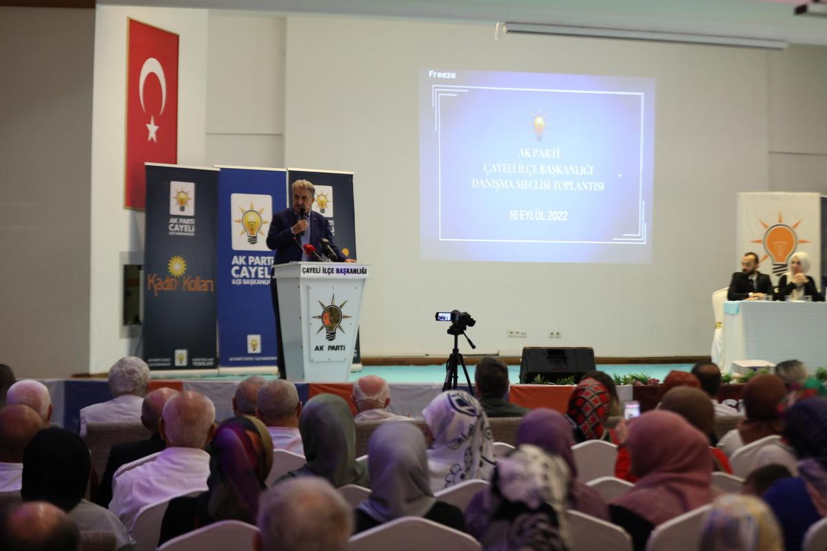 AK Parti Genel Başkan Yardımcısı Hayati Yazıcı, Rize'de partililerle bir araya geldi: