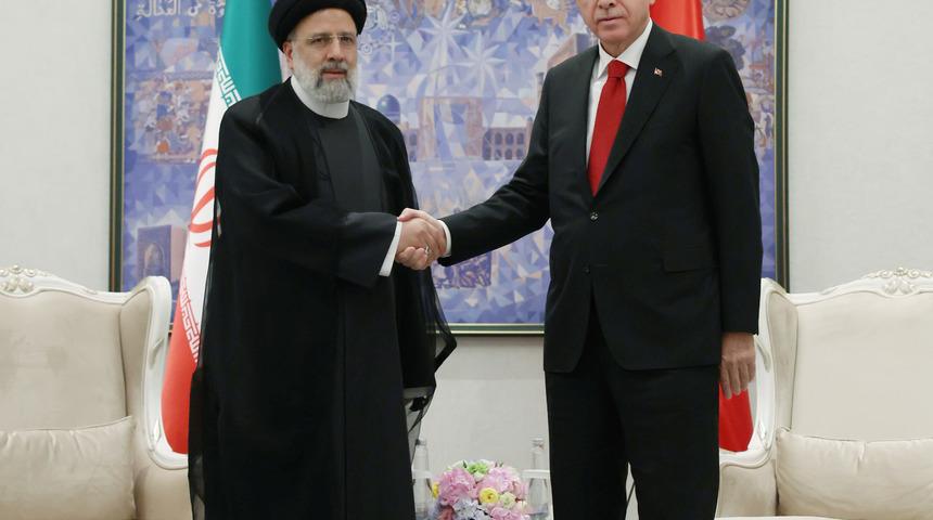 Cumhurbaşkanı Erdoğan, İran Cumhurbaşkanı Reisi ile bir araya geldi