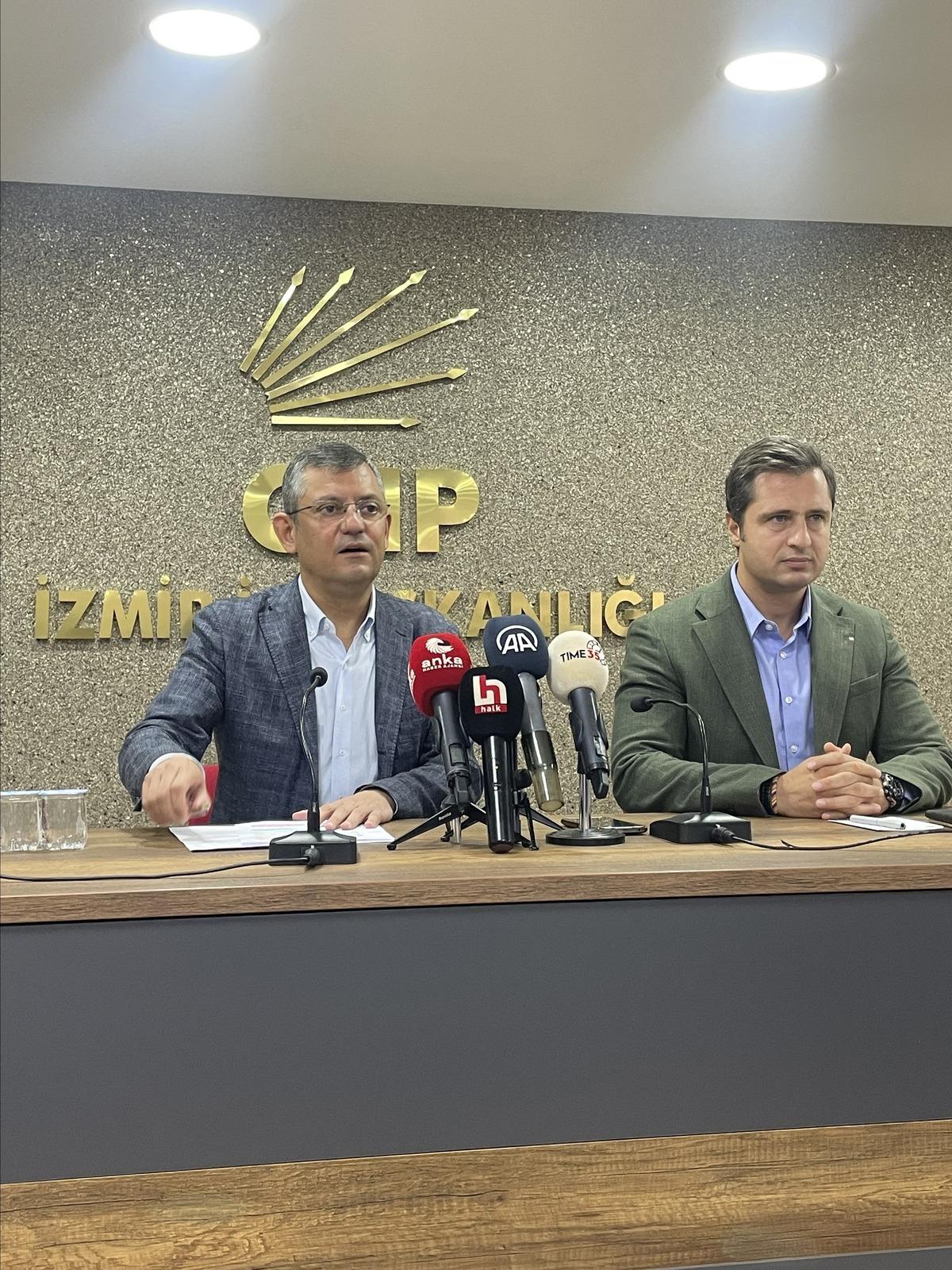 CHP Grup Başkanvekili &Ouml;zel, İzmir'de g&uuml;ndemi değerlendirdi: