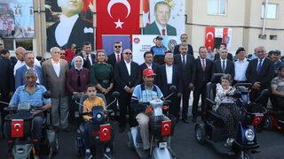 Kayseri polisinden 80 engelliye akülü araç desteği