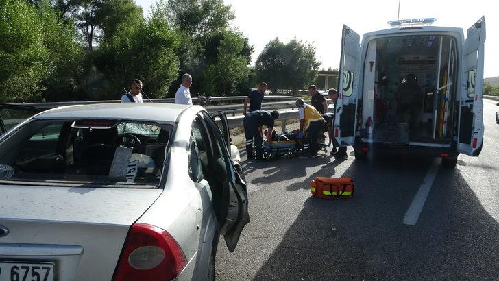 Çorum'da bariyerlere çarpan otomobildeki 4 kişi yaralandı G1