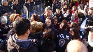 Hopa'da cinsel istismar düzenlemesine tepki eylemine polis müdahalesi