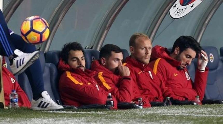 Selçuk İnan antrenmana çıkmadı! Selçuk İnan Ayhan Akman sert tartıştı