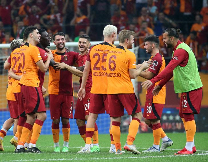 Okan Buruk: Mutlu değilim! Icardi: Çok mutluyum G1