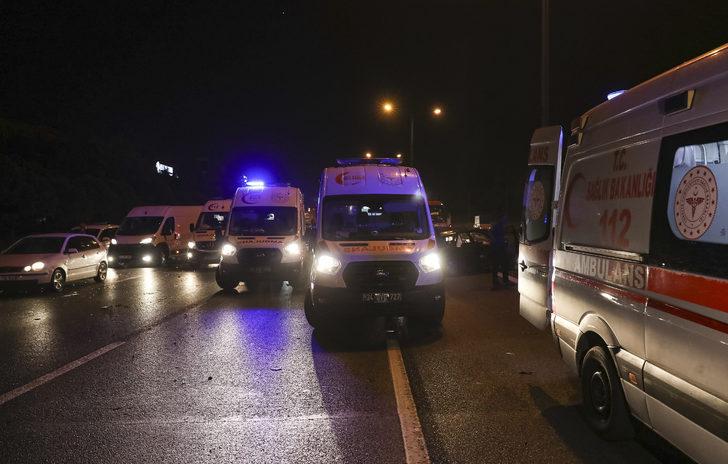 TEM Otoyolu'nda meydana gelen trafik kazasında 4 kişi yaralandı G5