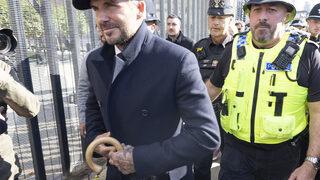 David Beckham Kraliçe Elizabeth'e veda için kuyrukta bekledi! 'Bu delilik!'