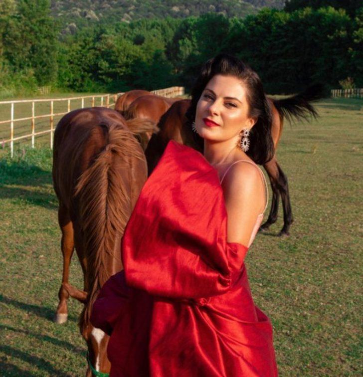 Akasya Durağı'nın Gülbin'i değişimiyle gündemde! Güzelliği hayran bıraktı G1