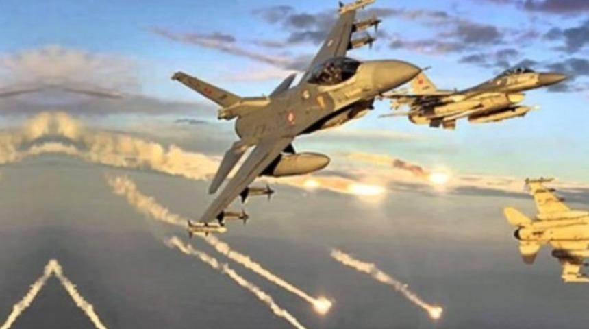 Savaş u&ccedil;aklarından hava harekatı